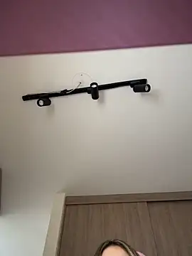 Snapshot of lunablossom_ chatting on January 15, 2026, 8:34 pm lunablossom online show from January 15, 2026, 8:34 pm