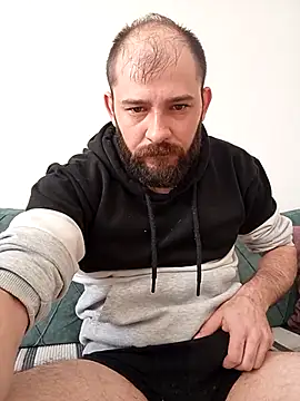 NiiiRvaNaa online show from November 15, 2025, 6:50 am