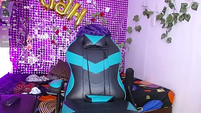 Snapshot of niawk_ chatting on February 28, 2026, 2:39 pm niawk online show from February 28, 2026, 2:39 pm