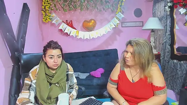lesbiancuple online show from March 6, 2026, 12:00 pm