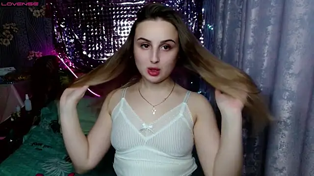 Snapshot of Careys_universe chatting on December 6, 2024, 3:24 am Careys universe online show from December 6, 2024, 3:24 am