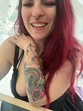 LunaMoongirl online show from December 18, 2025, 11:03 am