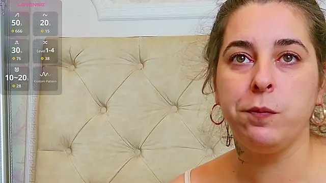 KarinaNoir online show from November 13, 2025, 5:22 am