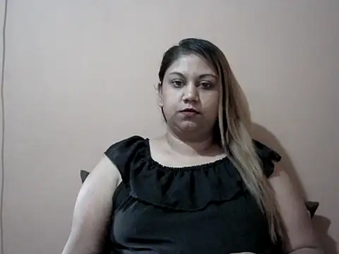 Snapshot of bellachow10 chatting on September 10, 2025, 7:51 am bellachow10 online show from September 10, 2025, 7:51 am