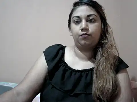 Snapshot of bellachow10 chatting on November 29, 2025, 8:09 pm bellachow10 online show from November 29, 2025, 8:09 pm