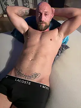 Snapshot of Toyboy471 chatting on February 27, 2025, 11:15 pm Toyboy471 online show from February 27, 2025, 11:15 pm