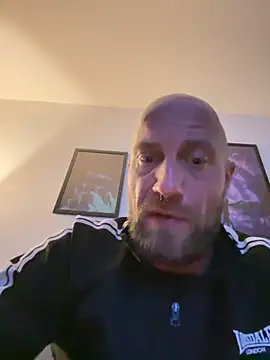 Snapshot of Toyboy471 chatting on January 8, 2025, 11:30 pm Toyboy471 online show from January 8, 2025, 11:30 pm