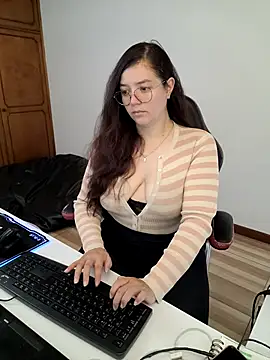 kayortiiz online show from July 27, 2026, 4:03 pm