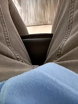 Snapshot of mickzizi chatting on March 10, 2025, 8:17 am mickzizi online show from March 10, 2025, 8:17 am