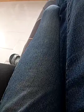 mickzizi online show from December 17, 2025, 10:31 am