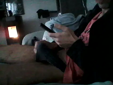 Snapshot of mickzizi chatting on December 9, 2024, 8:44 am mickzizi online show from December 9, 2024, 8:44 am