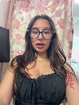 Tiny lilith online show from June 3, 2026, 6:45 pm