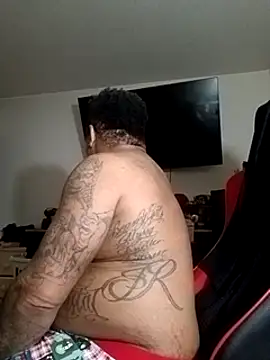 yellowwetfox online show from December 8, 2024, 2:57 am