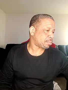 yellowwetfox online show from February 12, 2026, 5:23 pm