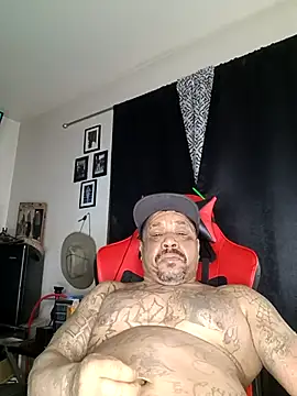 yellowwetfox online show from February 28, 2025, 3:48 am