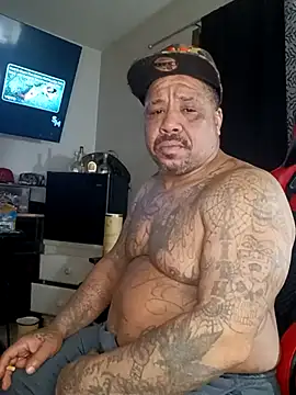 yellowwetfox online show from December 27, 2024, 1:32 am