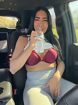 annablisss online show from April 17, 2026, 9:06 pm