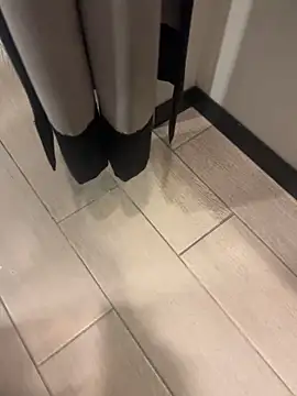 CrazzyChicks online show from February 26, 2026, 5:51 am