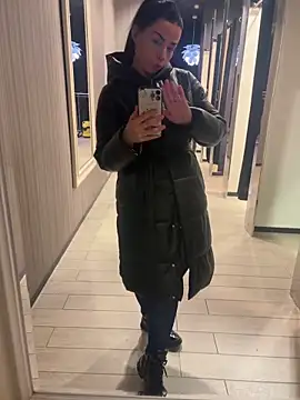 CrazzyChicks online show from March 1, 2026, 7:30 am