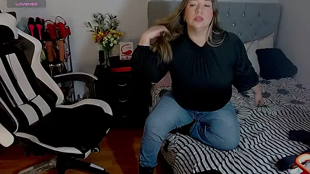 Snapshot of isabella_rossse chatting on November 5, 2025, 12:52 pm isabella rossse online show from November 5, 2025, 12:52 pm