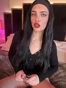Snapshot of KarissaChantelle chatting on April 21, 2026, 3:18 pm KarissaChantelle online show from April 21, 2026, 3:18 pm