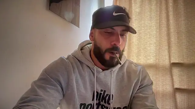 romeolovedark online show from March 29, 2026, 8:54 pm