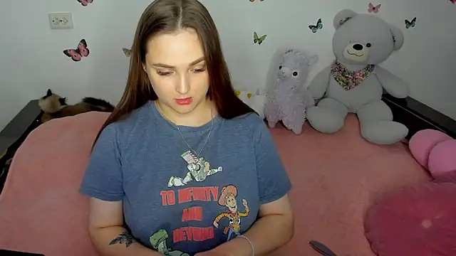 NataliEvans online show from December 2, 2025, 7:48 pm