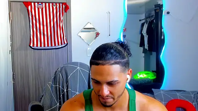 Kris Khalifa69 online show from April 11, 2026, 10:24 pm