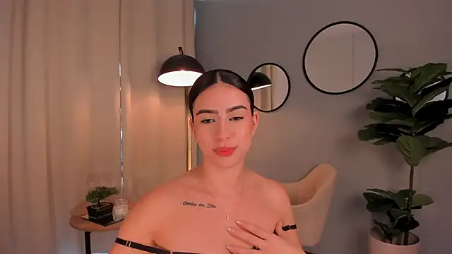 Snapshot of LiaPearce chatting on January 13, 2025, 5:23 pm LiaPearce online show from January 13, 2025, 5:23 pm