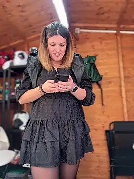 Snapshot of DaisyVibesss chatting on December 31, 2024, 1:52 pm DaisyVibesss online show from December 31, 2024, 1:52 pm