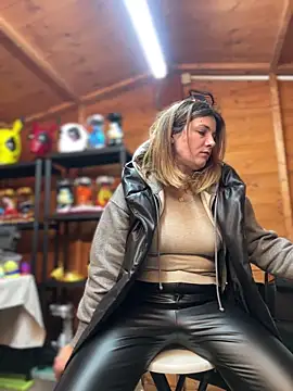 Snapshot of DaisyVibesss chatting on January 5, 2025, 6:13 pm DaisyVibesss online show from January 5, 2025, 6:13 pm