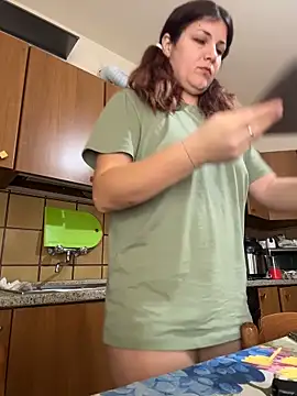 Snapshot of DaisyVibesss chatting on November 18, 2025, 9:56 am DaisyVibesss online show from November 18, 2025, 9:56 am