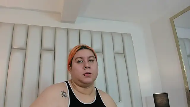 aandreaperez online show from October 11, 2025, 11:33 am