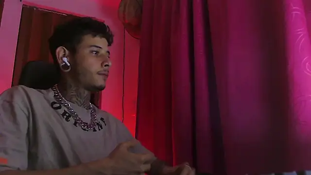 Snapshot of Allan_Keller chatting on November 9, 2025, 6:50 am Allan Keller online show from November 9, 2025, 6:50 am