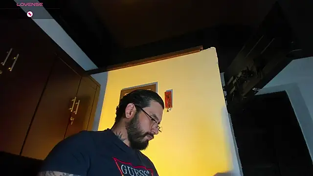 Snapshot of CamiloGray_ chatting on January 13, 2026, 1:48 pm CamiloGray online show from January 13, 2026, 1:48 pm