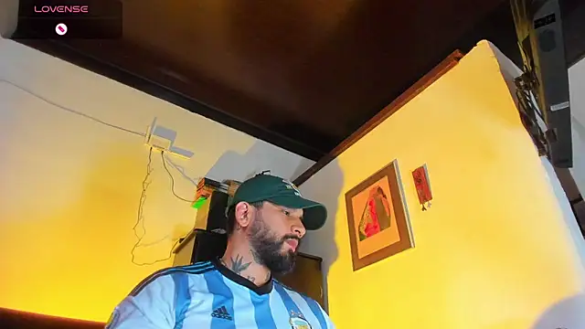 Snapshot of CamiloGray_ chatting on September 14, 2025, 2:39 pm CamiloGray online show from September 14, 2025, 2:39 pm