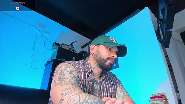 Snapshot of CamiloGray_ chatting on September 18, 2025, 3:15 pm CamiloGray online show from September 18, 2025, 3:15 pm