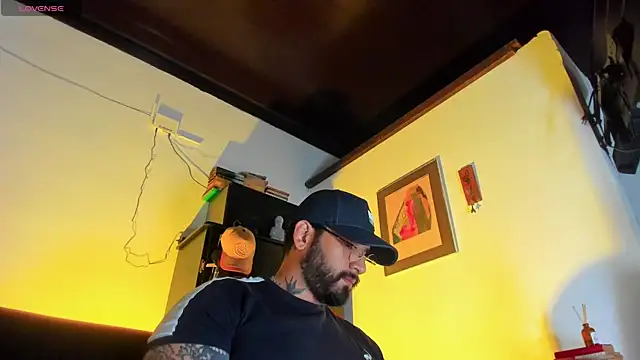 Snapshot of CamiloGray_ chatting on November 29, 2025, 1:00 pm CamiloGray online show from November 29, 2025, 1:00 pm