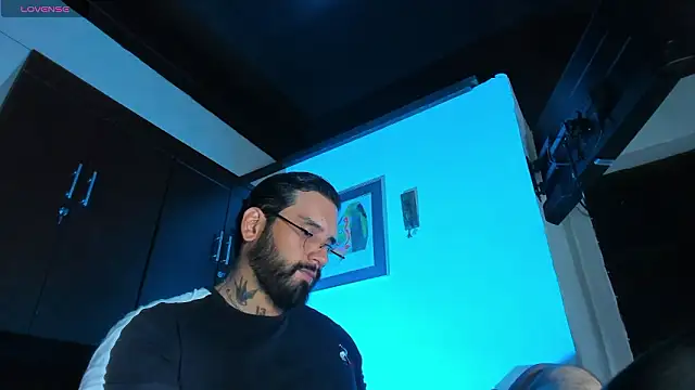 Snapshot of CamiloGray_ chatting on January 15, 2026, 1:36 pm CamiloGray online show from January 15, 2026, 1:36 pm