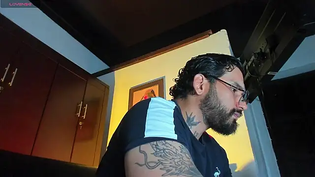 Snapshot of CamiloGray_ chatting on February 26, 2026, 1:55 pm CamiloGray online show from February 26, 2026, 1:55 pm