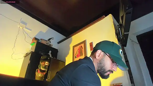 Snapshot of CamiloGray_ chatting on September 21, 2025, 11:15 am CamiloGray online show from September 21, 2025, 11:15 am