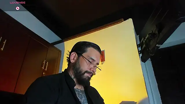 Snapshot of CamiloGray_ chatting on February 17, 2026, 2:25 pm CamiloGray online show from February 17, 2026, 2:25 pm