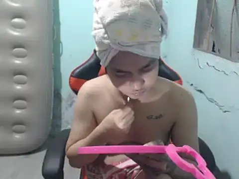 itsmacky4u online show from November 14, 2025, 5:38 pm