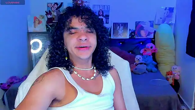 Snapshot of sweetvond_ chatting on March 6, 2025, 8:37 pm sweetvond  online show from March 6, 2025, 8:37 pm