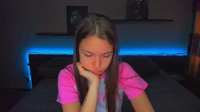 Snapshot of AlexaBarkley chatting on March 24, 2026, 12:32 am AlexaBarkley online show from March 24, 2026, 12:32 am