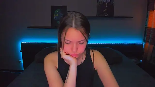 Snapshot of AlexaBarkley chatting on April 8, 2026, 12:45 am AlexaBarkley online show from April 8, 2026, 12:45 am