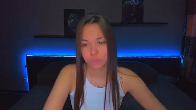 Snapshot of AlexaBarkley chatting on April 2, 2026, 12:40 am AlexaBarkley online show from April 2, 2026, 12:40 am