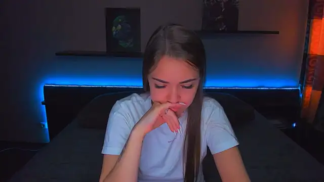 Snapshot of AlexaBarkley chatting on April 17, 2026, 12:46 am AlexaBarkley online show from April 17, 2026, 12:46 am