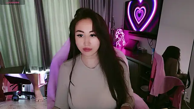 AsianQueens online show from October 27, 2025, 3:18 am