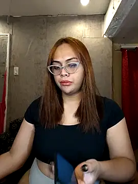 Snapshot of _MissKhimberlyXxx_ chatting on April 19, 2026, 6:21 pm MissKhimberlyXxx online show from April 19, 2026, 6:21 pm